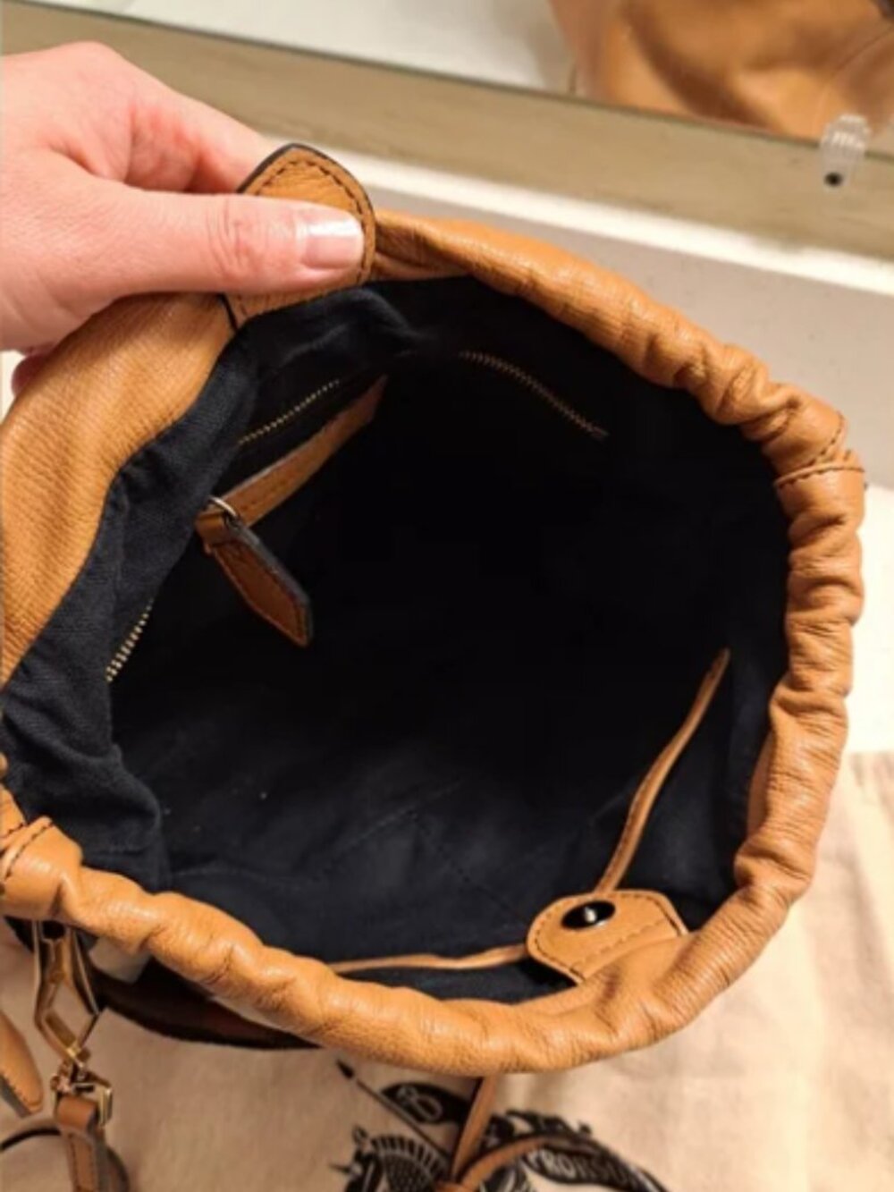 Burberry Tan Leather Shoulder Bag - Picture 3 of 6